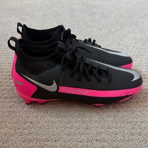 Nike Kids Phantom GT Soccer Lacrosse Cleats - Black, Pink, and Silver